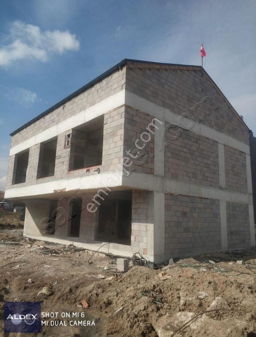 Etimesgut Güzelkent Mah.ticari Kullanımına Uygun Na Tamam Villa
