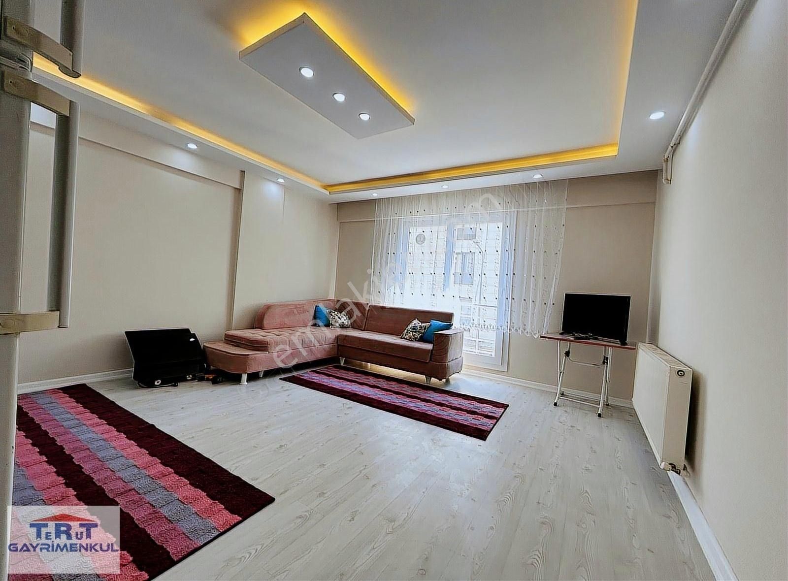 Manisa Atatürk Mahallesinde Satılık 2+1 Full Eşyalı Arakat Daire