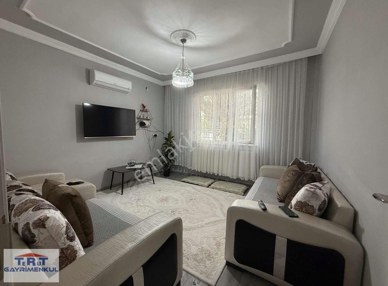 Manisa Akpınar'da Satılık 2 Katlı Bahçeli Doğalgazlı Bina