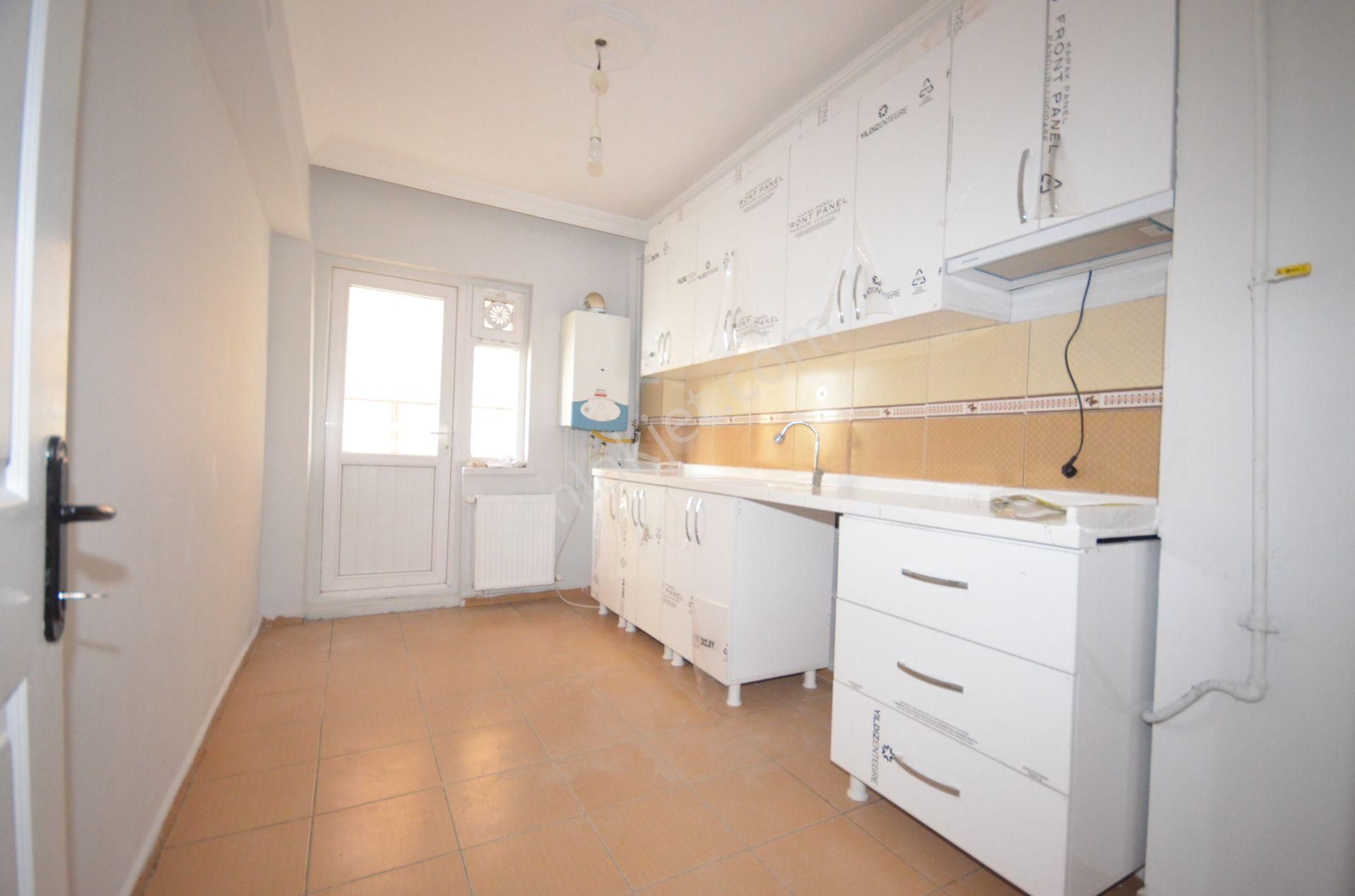 Altınşah Emlak'tan Masrafsız Yapılı E.banyolu 3+1