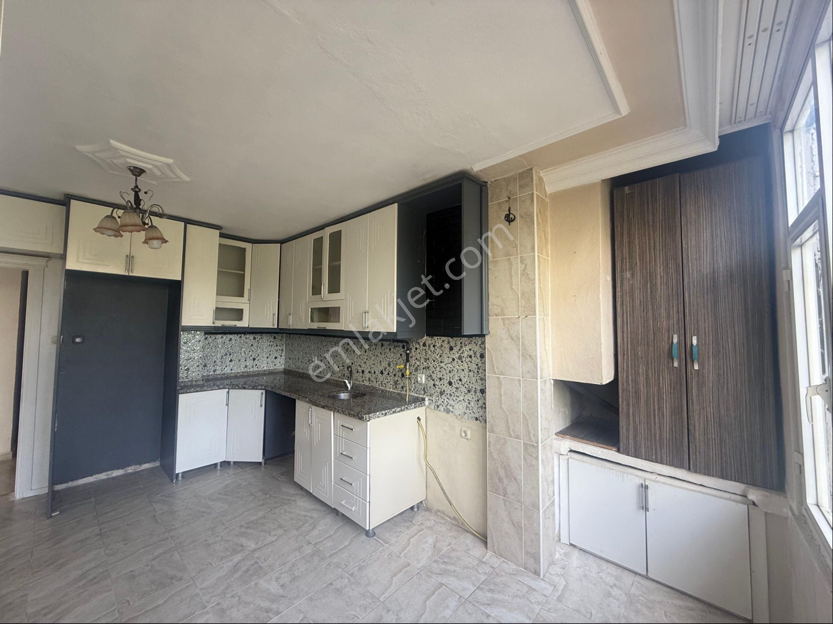 🏡 Karslılar Mahallesi’nde Geniş 3+1 Bahçeli Kiralık Daire – Müstakil Yaşam Fırsatı!