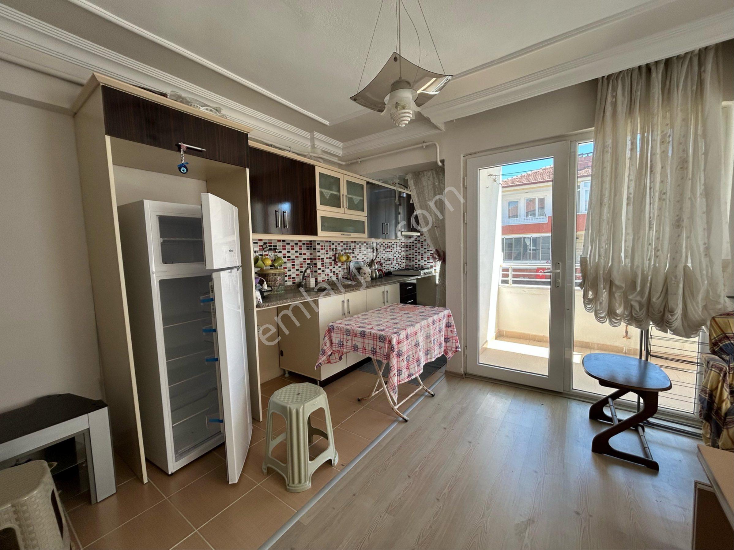 Karasu Yalı Mah. Plaj Merkezde 2+1 Full Eşyalı Ara Kat Satılık Daire - Görsel 4