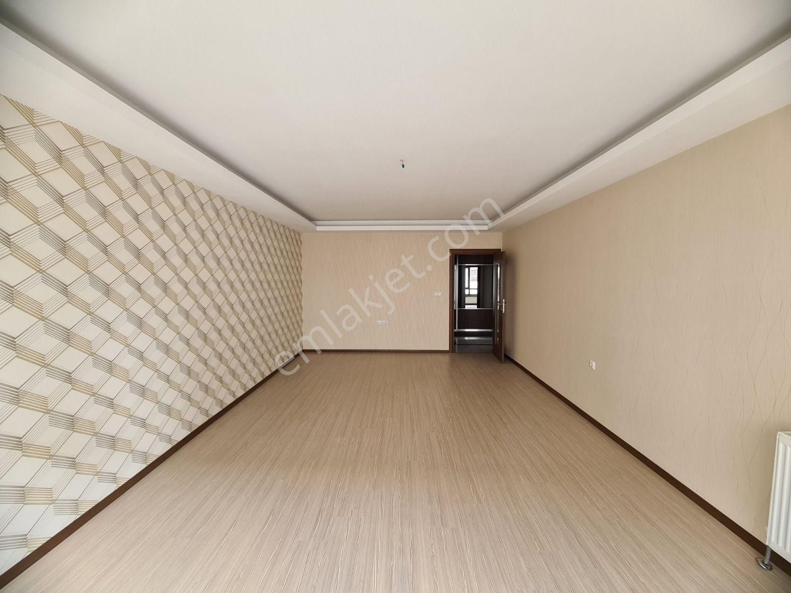 Bölgenin Prestijli Binası / Kat Konumlu 2-banyolu Kiralık 3+1