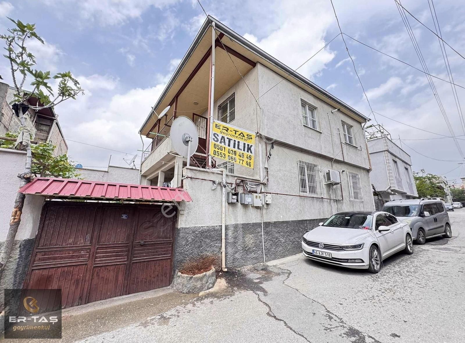 Er-taş'tan Pekeller Arkası 3 Katlı Müstakil Ev