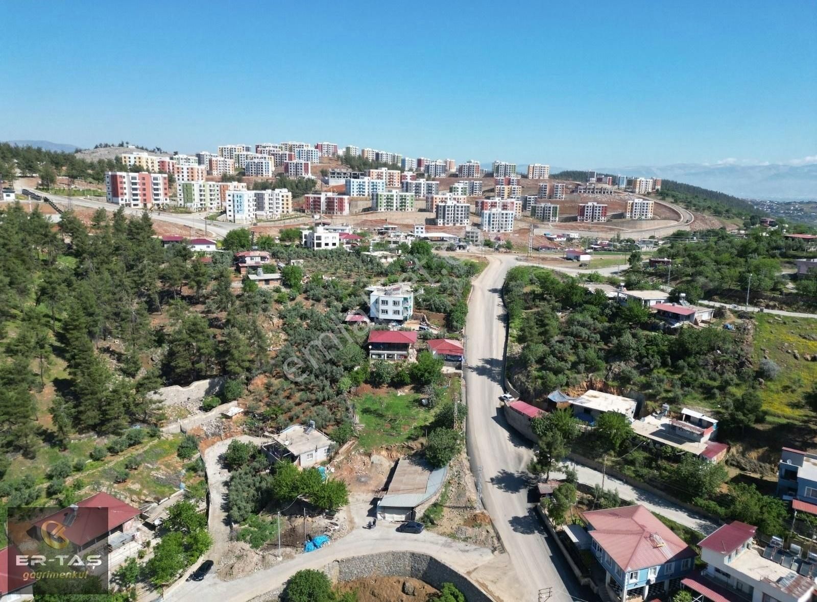 Er-taş'tan Türkoğlu Merkez'de 912 M² İmarlı Arsa(tek Tapu)