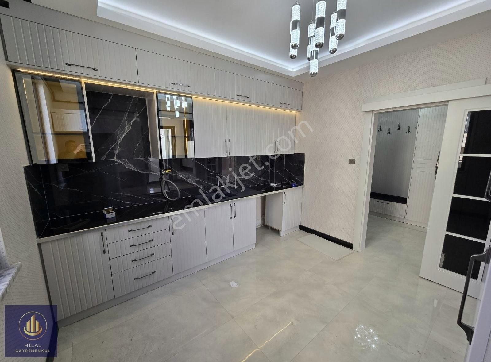 Akkent Merkezde Lüx 3,5+1 Daire