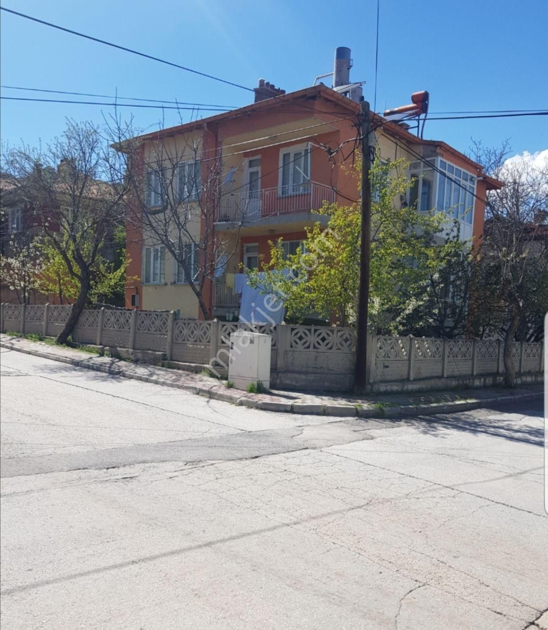 Merkez Afyonkarahisar Hasan Karaağaç Mahallesi Komple Bina Satılık