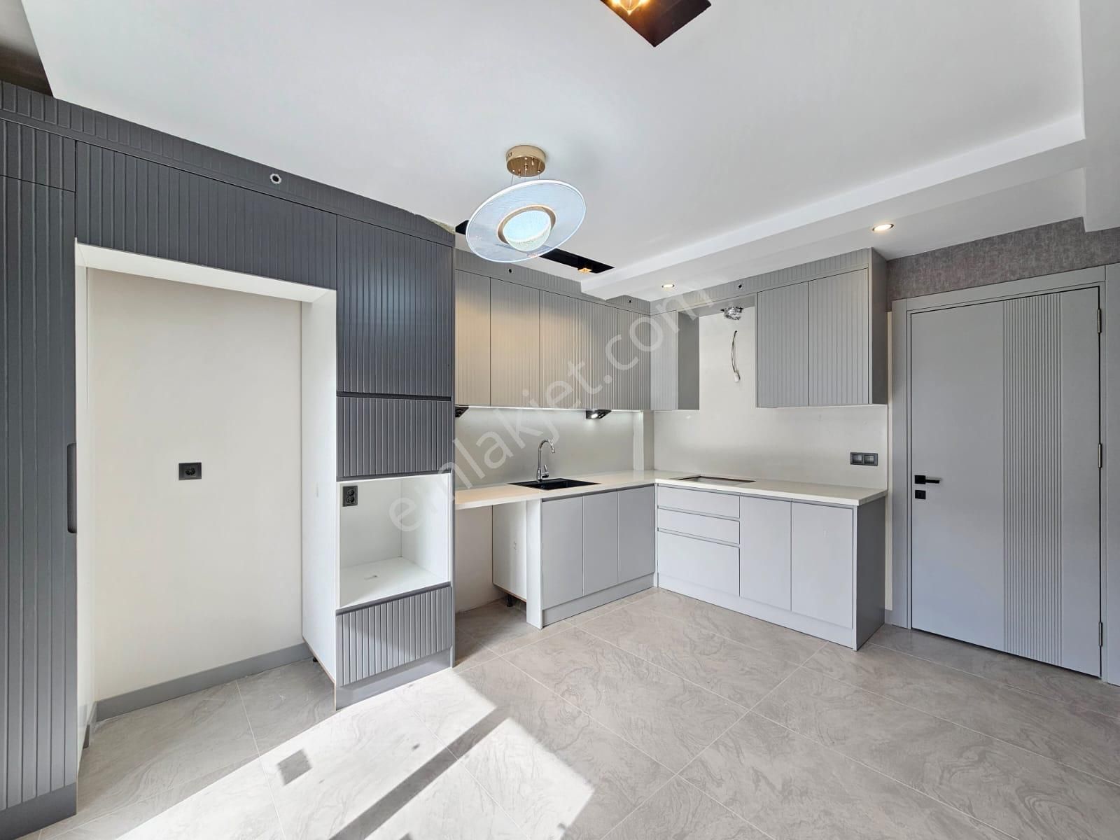 Denizli Şemikler De 3+1 160 M2 Ebeveyn Banyolu Satılık Ara Kat Lüks Daire
