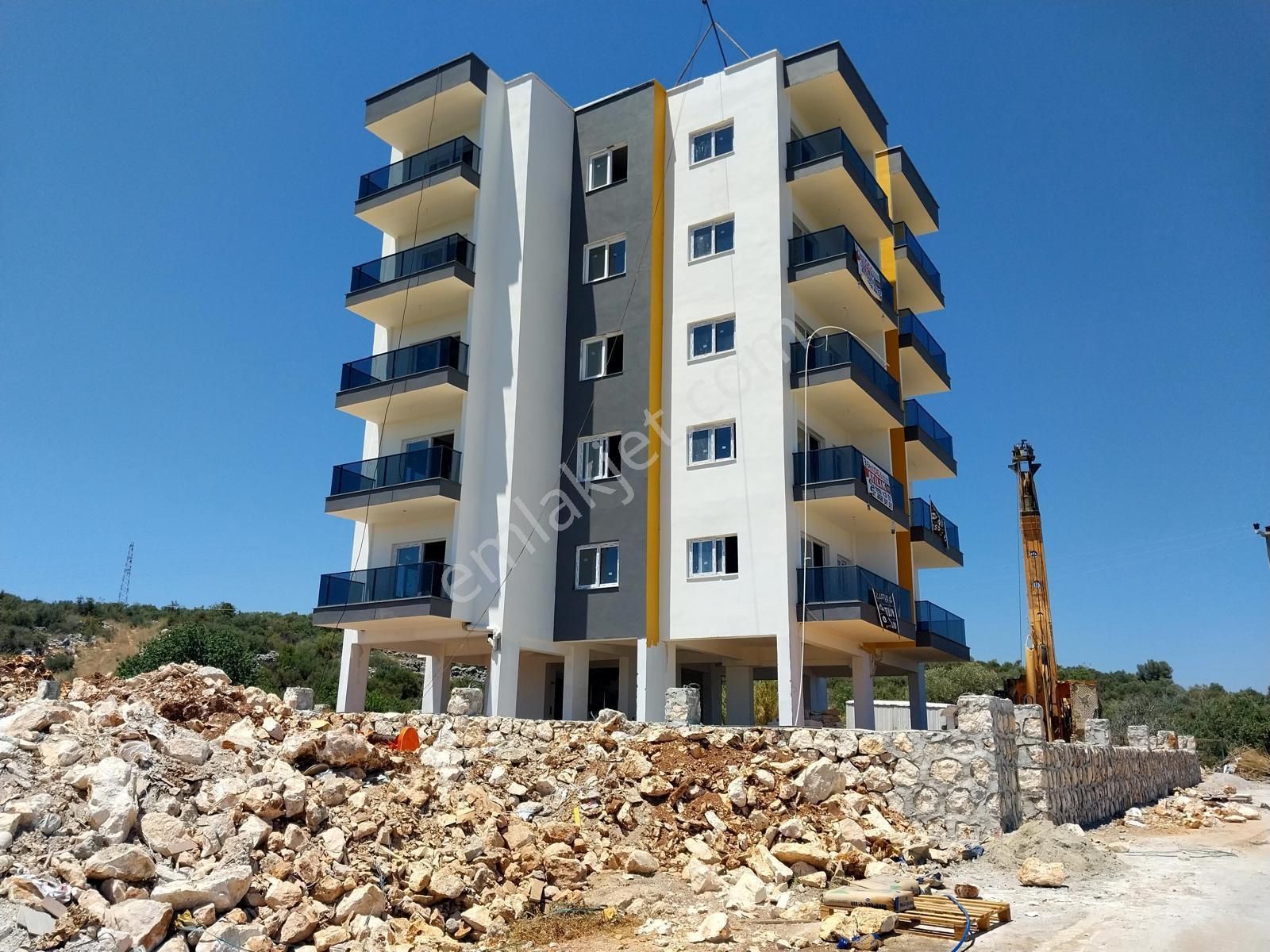Bozes 'den Kumkuyu Plajınayürüme Mesafesi Satılık Daire 1+1 Emsallerinin Altında