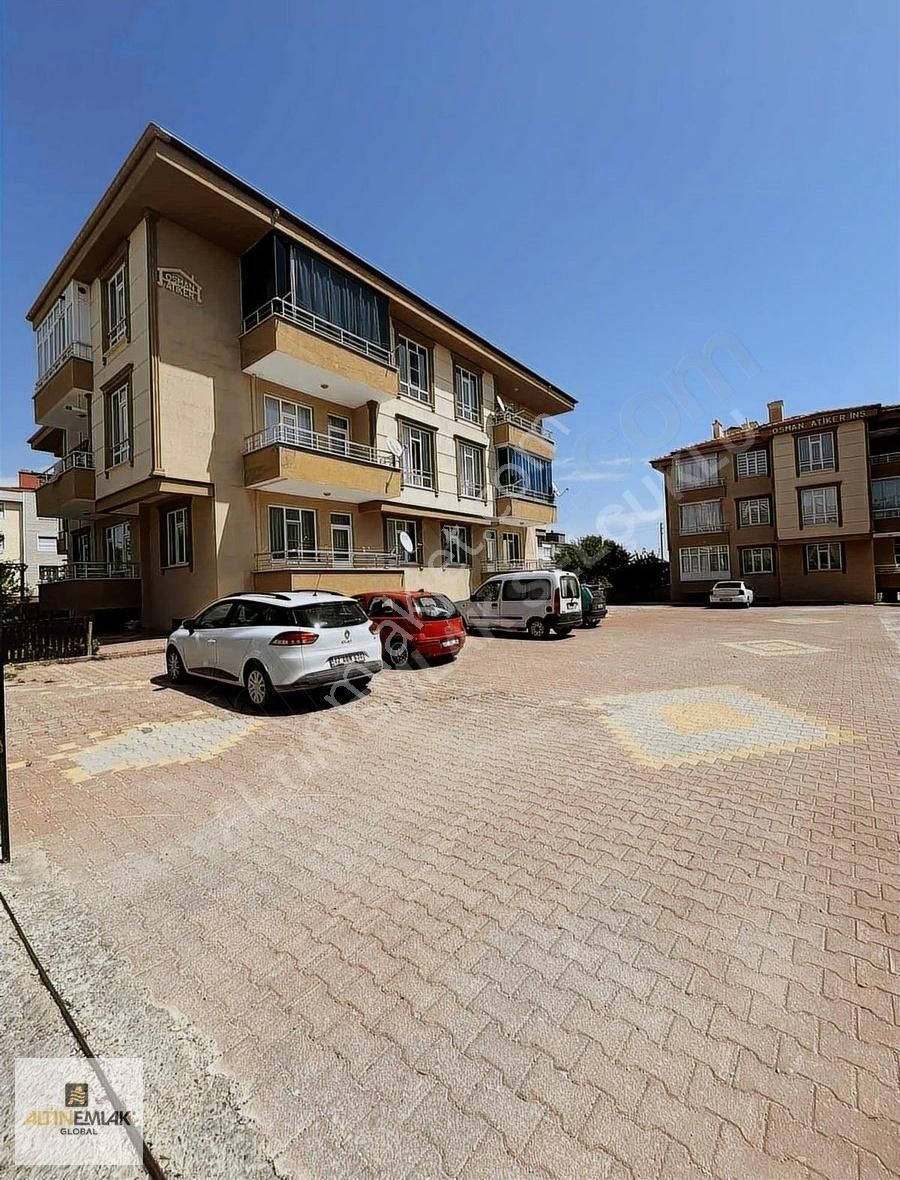 Kosova 3+1 Satılık Ara Kat Daire