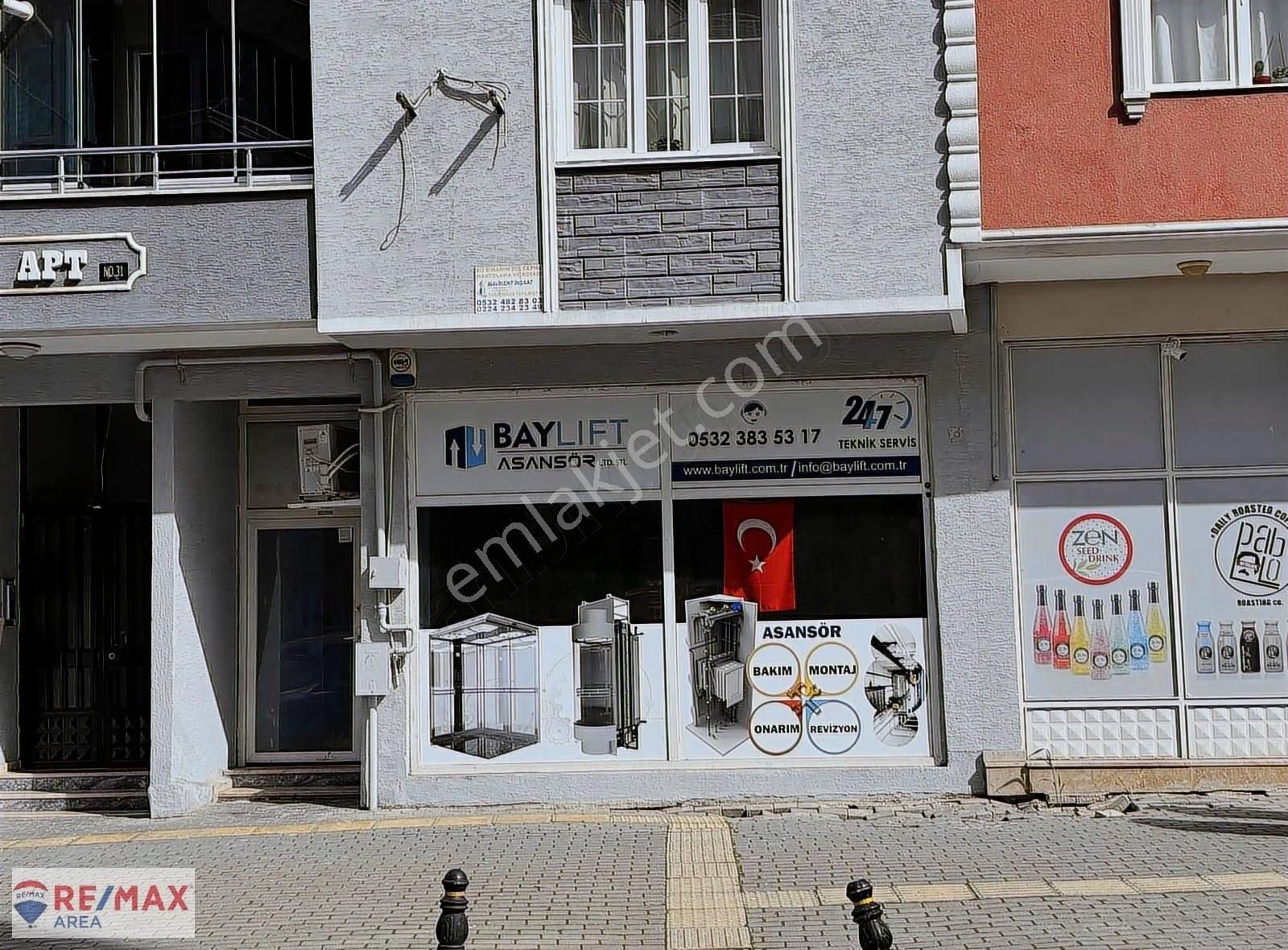 Remax Area Dan İhsaniye De Cadde Üzeri Satılık 90 M2 Dükkan