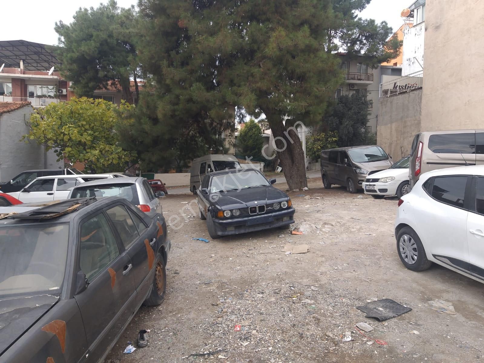 Karabağlar Cadde Üzeri 260 M2 Arsa Satılık