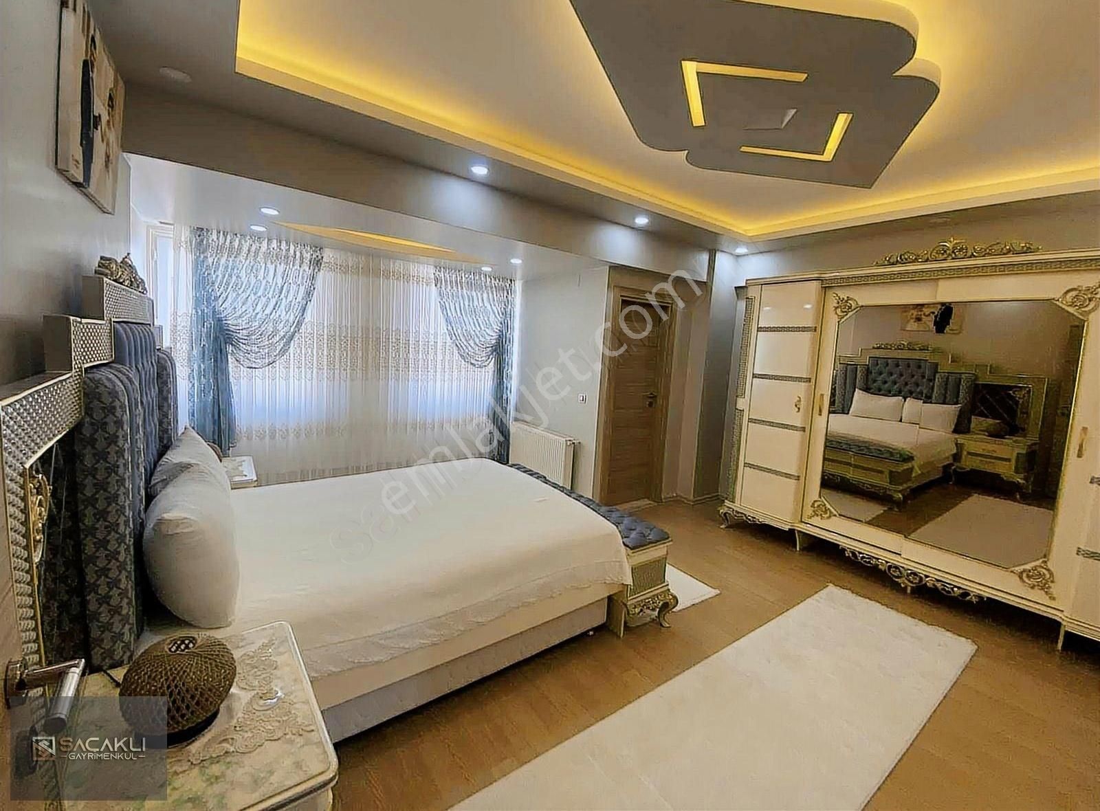 Güvenlikli Ve Kapıcılı Cam Balkonlu Satlık 4+1 Daire