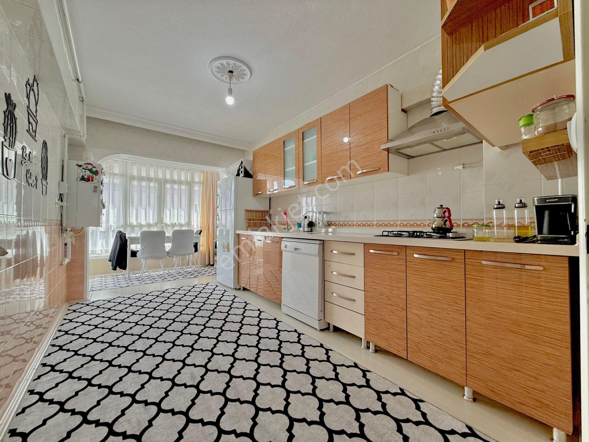 Ufuk Kılıç Emlak'tan Merkez Mh. 130m² Güney C. Kilerli Şehir Manzaralı 3+1