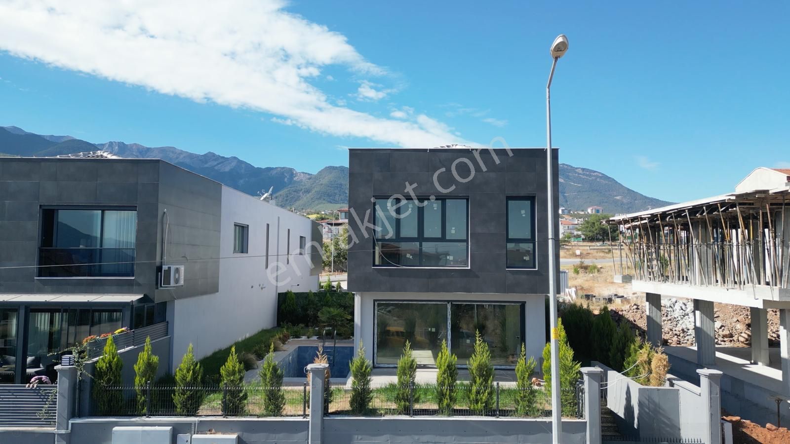 Denizli Merkezefendi Şirinköy'de Natamam Lüks Villa