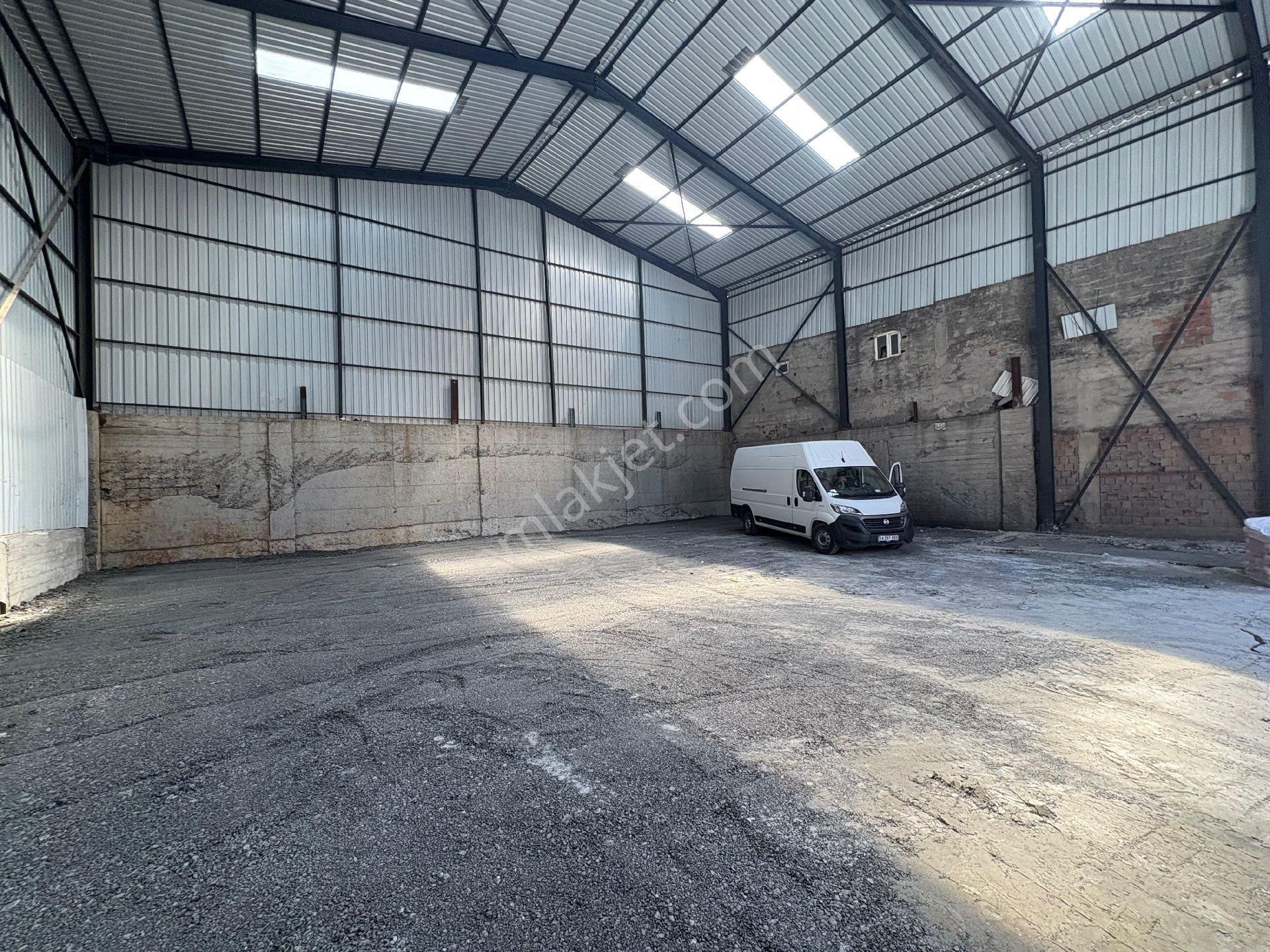 Aydın İnşaat'tan 🏬cebeci Mah 400m2 Tavan Yüksekliği 12.metre Kira:210.000🏬