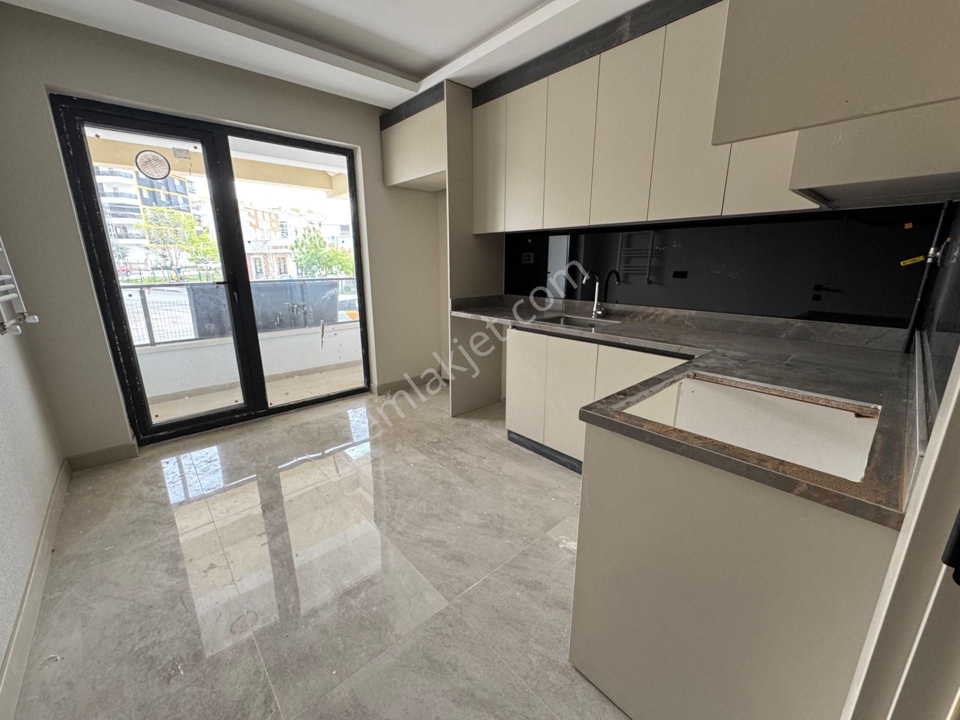 Evim Emlak'tan Merkezde *120 M2* Depolu 4+1 Full Yapılı Y. Giriş