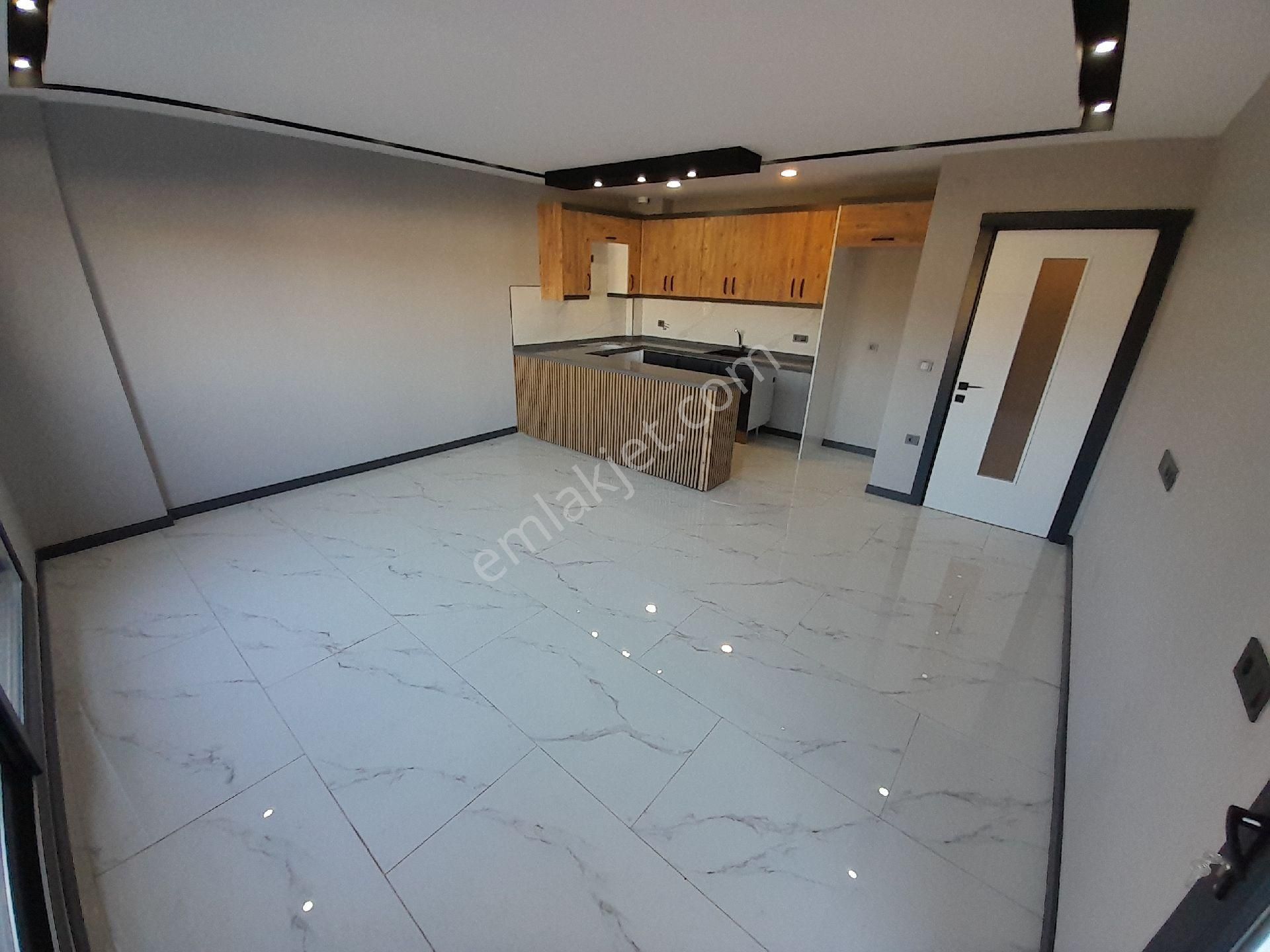 Kuşadası Davutlar Merkezde 3+1 Sıfır Daire