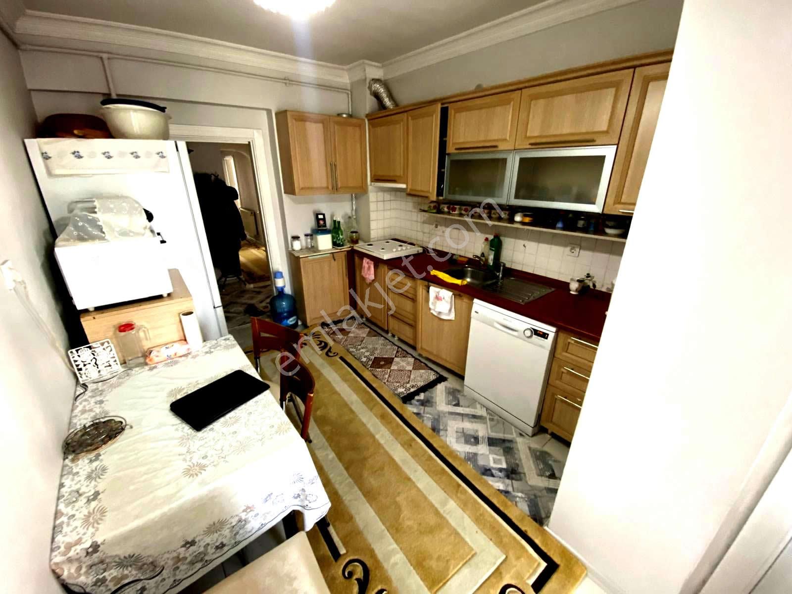 Mç'den Selçuklu Mh. Y.giriş Salon Bağımsız Satılık Daire