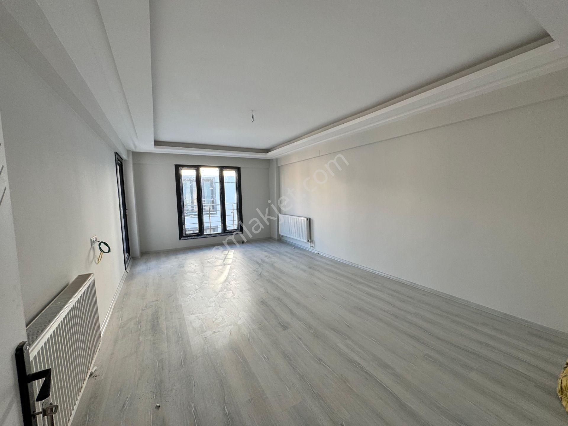 Atatürk Mahallesi 3+1 Köşe Özel Otoparklı Satılık Daire