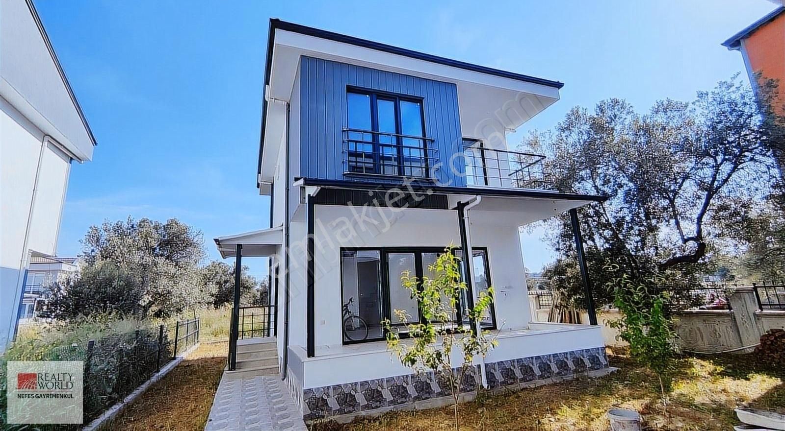 Rw Nefes'ten Gömeç Sahile Yürüyüş Mesafesinde 3+1 Bahçeli Villa