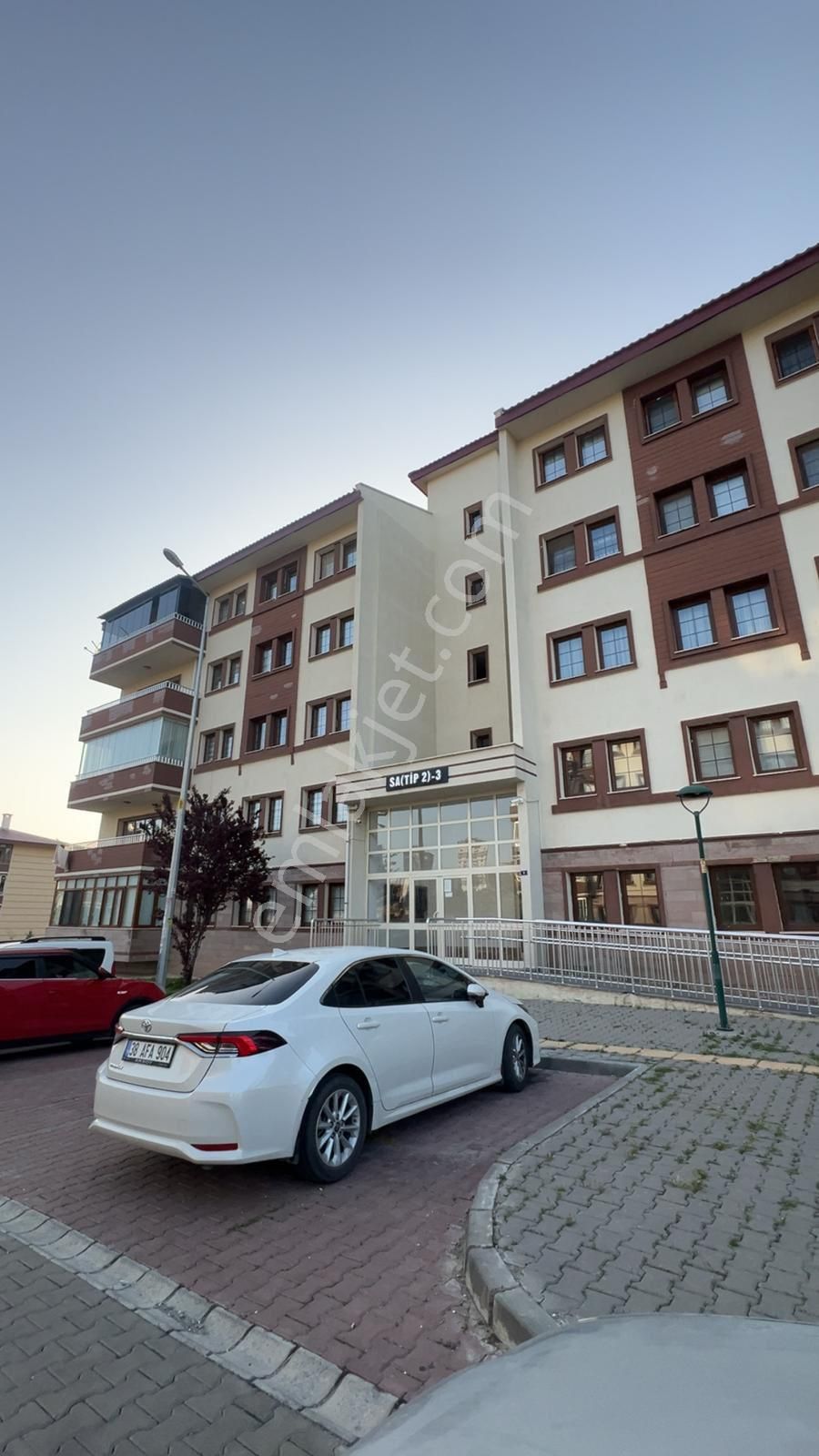 Yeşiyurtta Eşyalı Kiralık 3+1 Daire