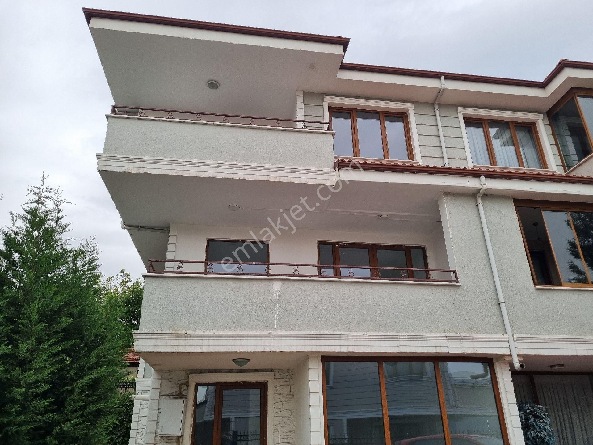 Safranbolu Merkezde Satılık Tribleks Villa