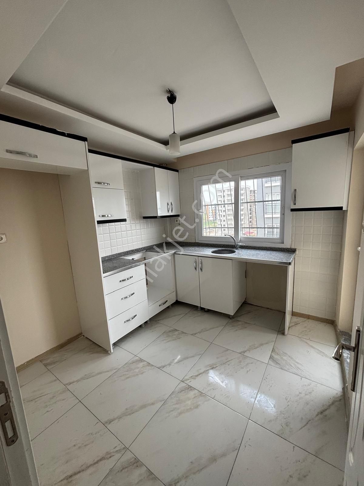 Kiralık 2+1 Daire Sarıçam Belediye Arkası Okul Yanı Dolmuş Otobüs Yanı