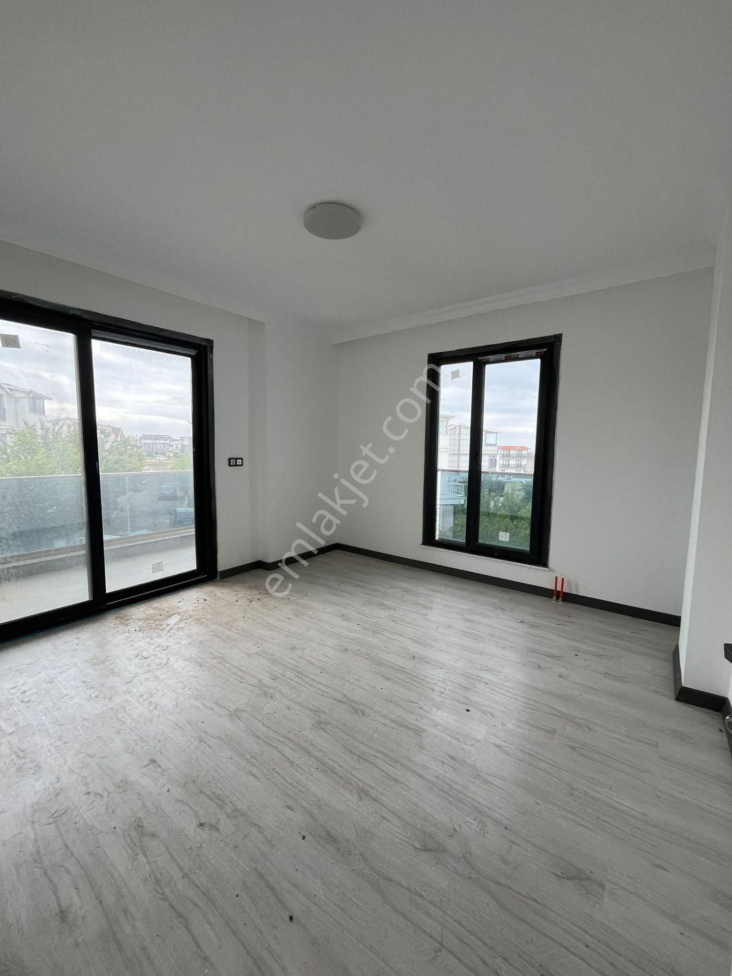 Ata Gayrimenkul'den Verandalı 5+1 Geniş Oturumlu Satılık Villa - Görsel 13