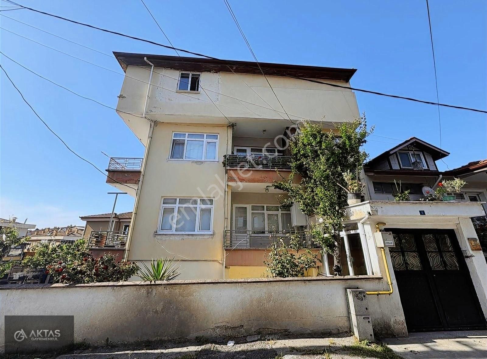 Serdivan İstiklal Mahallesinde 2+1 Full Eşyalı Kiralık Daire