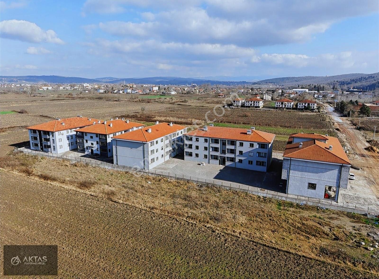 Aktaş Gayrimenkuldan Söğütlü Cami Cedit Mah.1+1 Kiralık Daireler