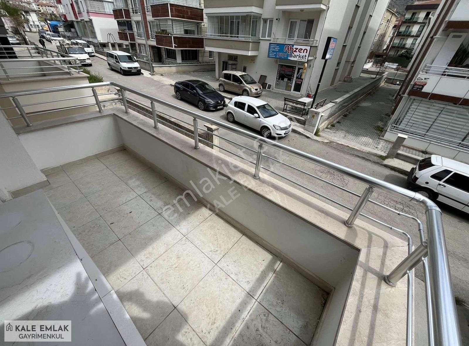 Kale Emlak'tan Akbilek Mh Eşyasız Kiralık 1+1 Daire