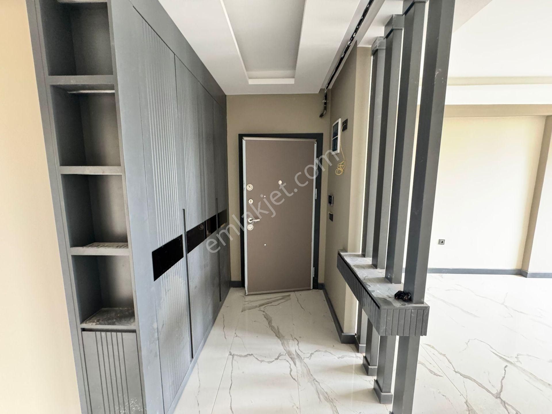Bm"den Mezitlide Sıfır Lüx Otoparklı Jeneratörlü 3+1 Daire