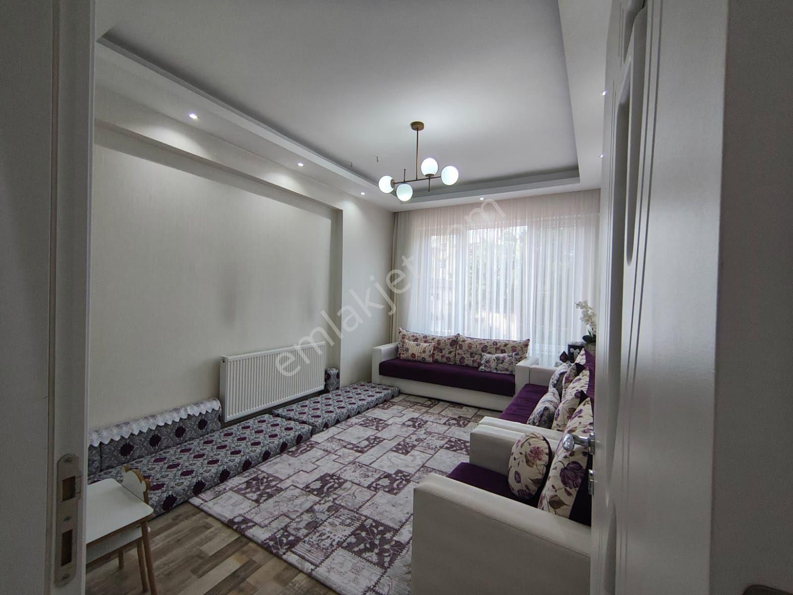 Eski Garaj Yakını Lüks 2+1 Daire