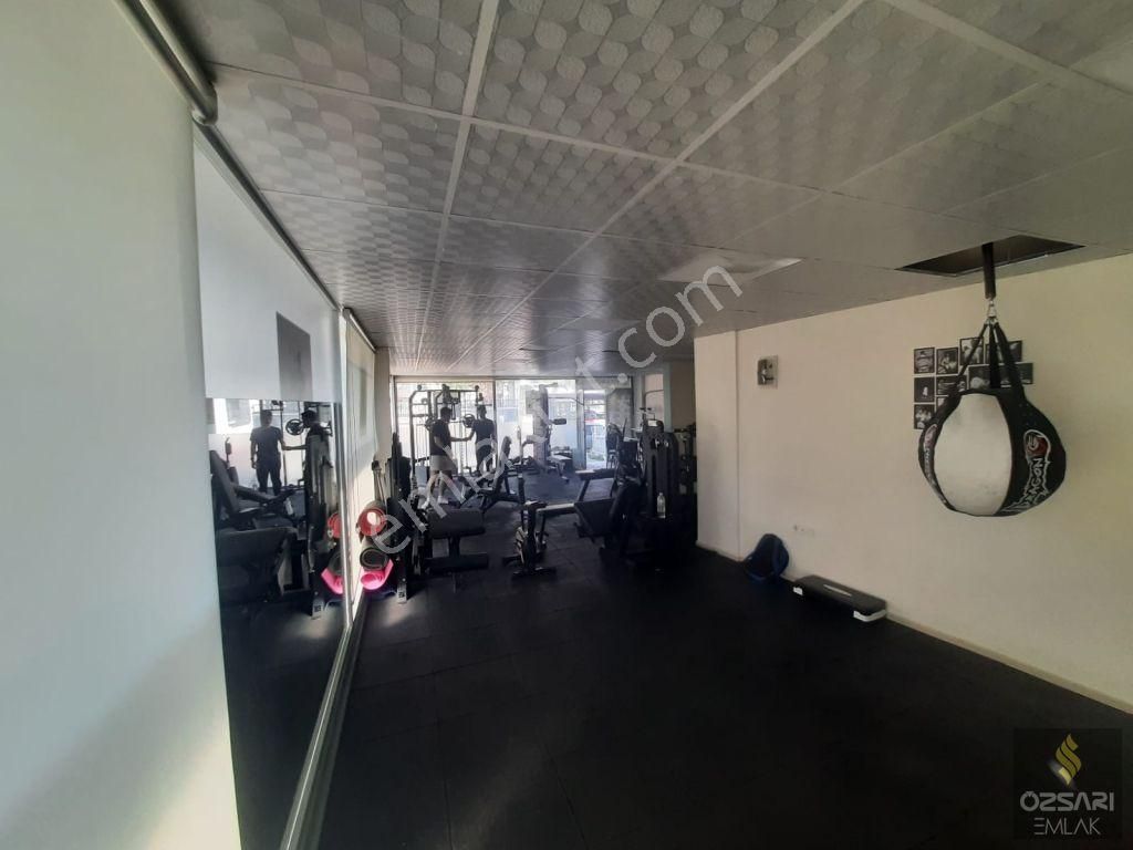 Bornova Atatürk Mah. Anacadde Üzeri Yeni Kiralık Dükkan