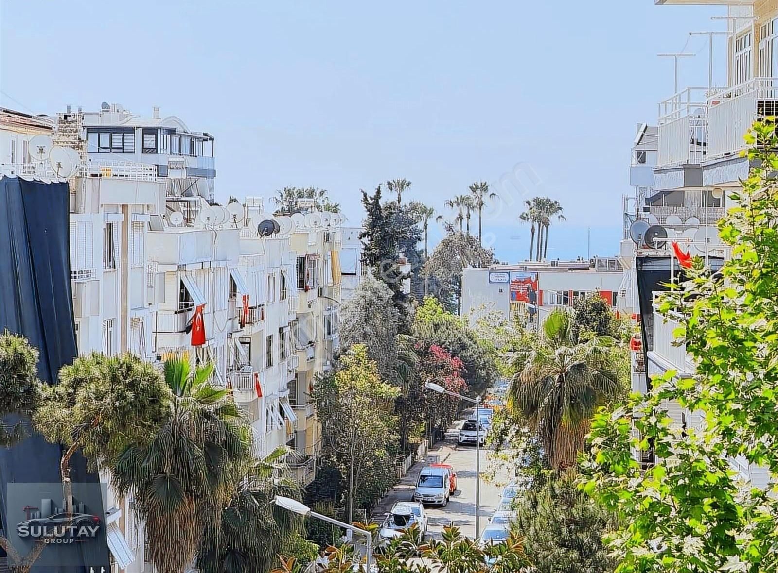 Bahçelievler'de Deniz Manzaralı Eşyalı Doğal Gazlı Lüx 3+1 Daire