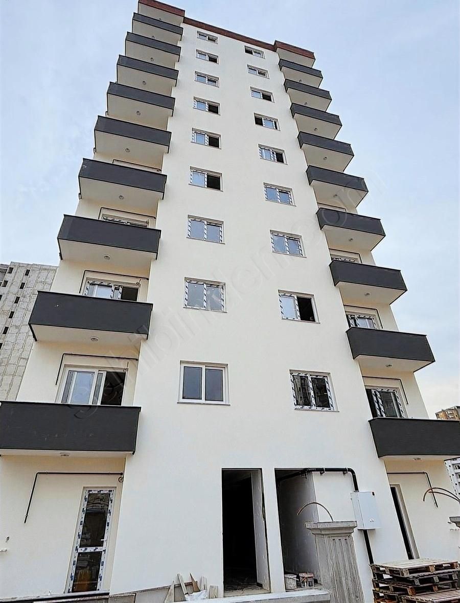 Gültepe'de Kaliteli İşçilik Geniş Oturumlu Çift Cephe 1+1 Daire