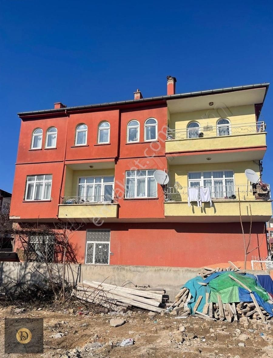 Dora Gayrimenkul'den Odun Pazarı 2 Adet Dükkan Ve Daire