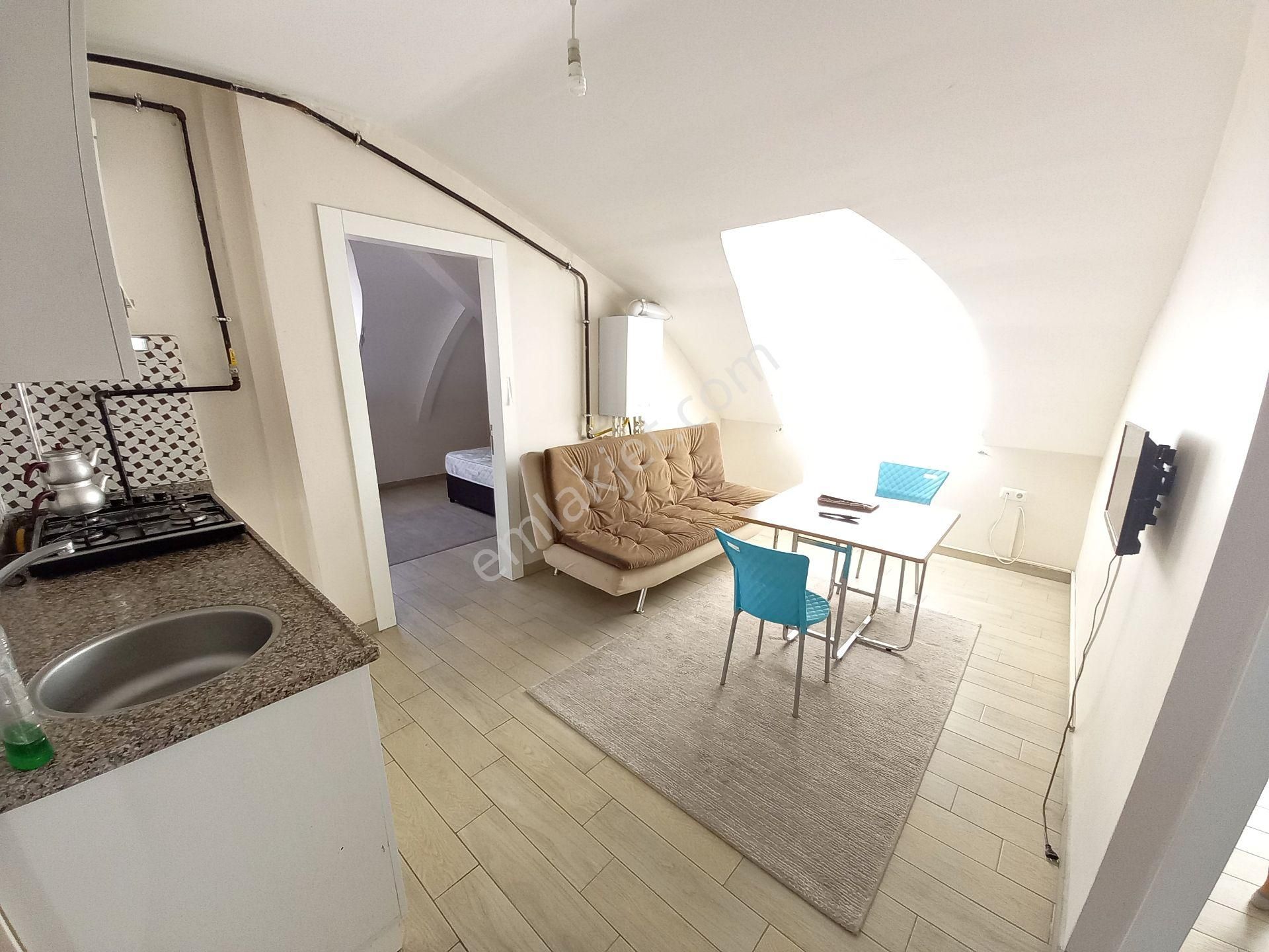 Kz Grup'tan Asmalıevlerde Pamukkale Üniversite Yakını 2+1 Çatıkat Geniş 60m2 Eşyalı Kiralık Apart