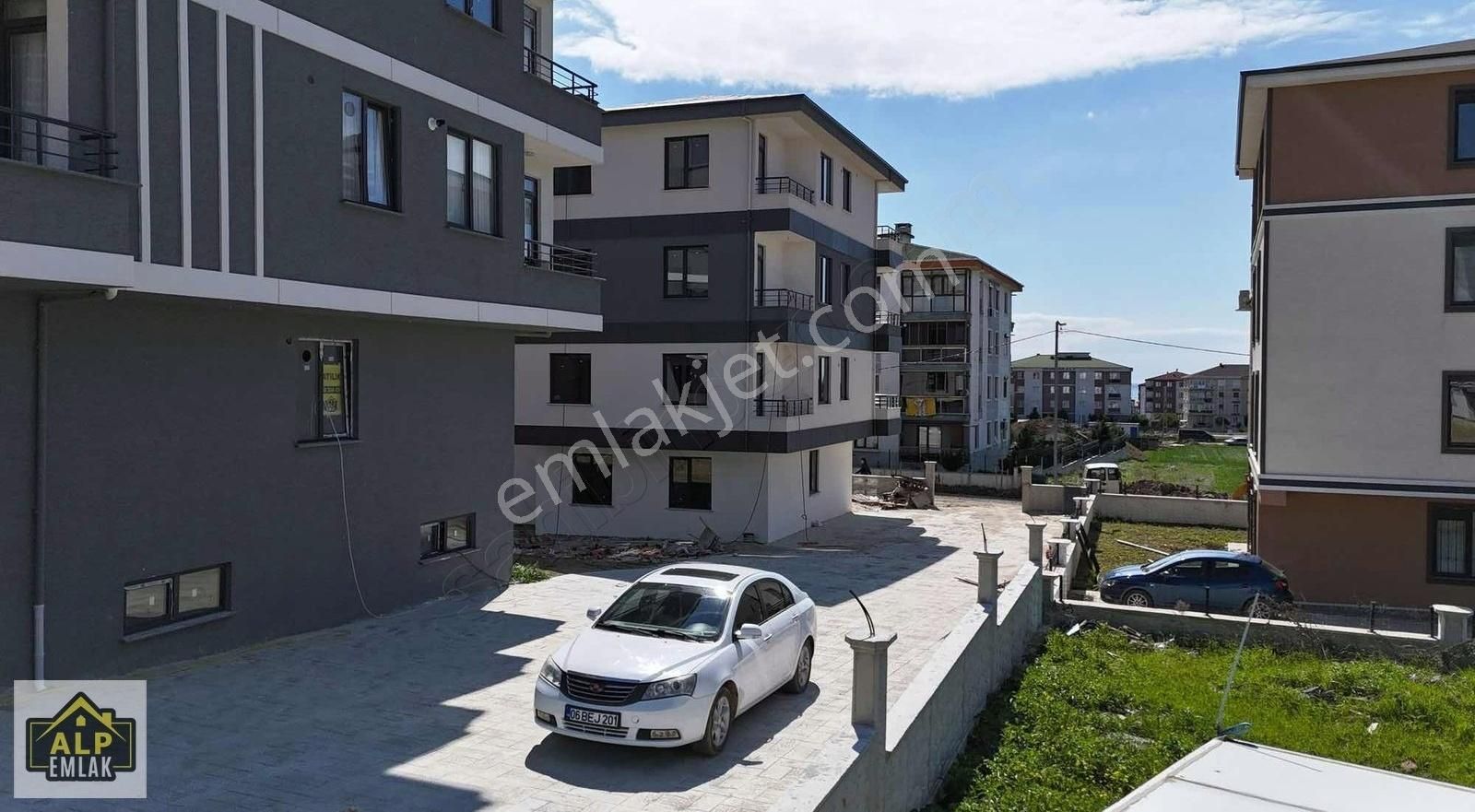 Silivri Selimpaşa'nın En Güzel Güney Cephe 2 + 1 Arakat Dairesi