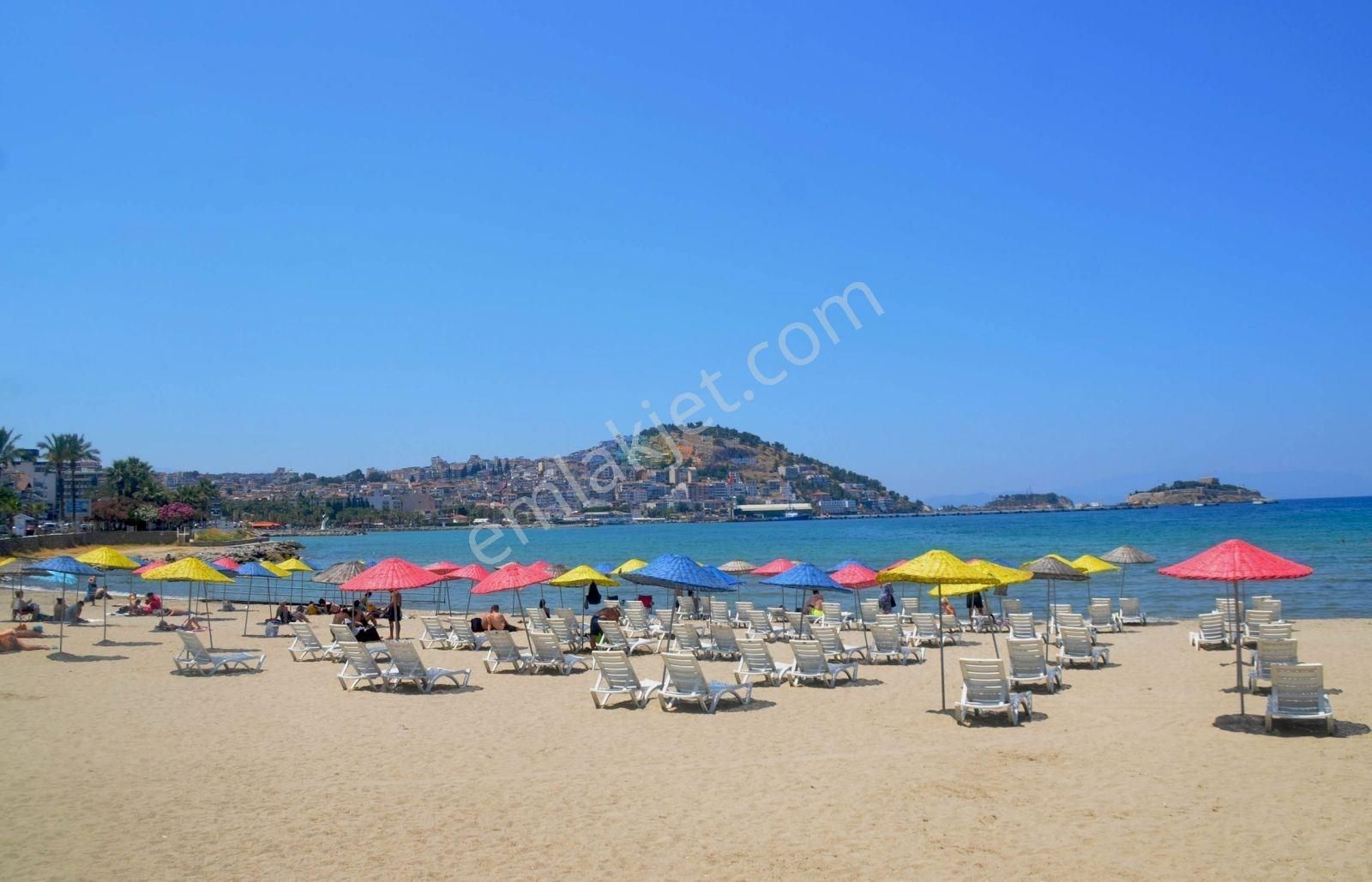 Kuşadası Marina'da Haziran-temmuz-ağustos Plaja 200 Metre Eşyalı Kiralık