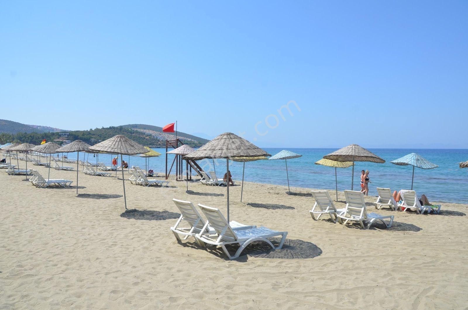Kuşadası Marina'da Haziran-temmuz-ağustos Plaja 200 Metre Eşyalı Kiralık