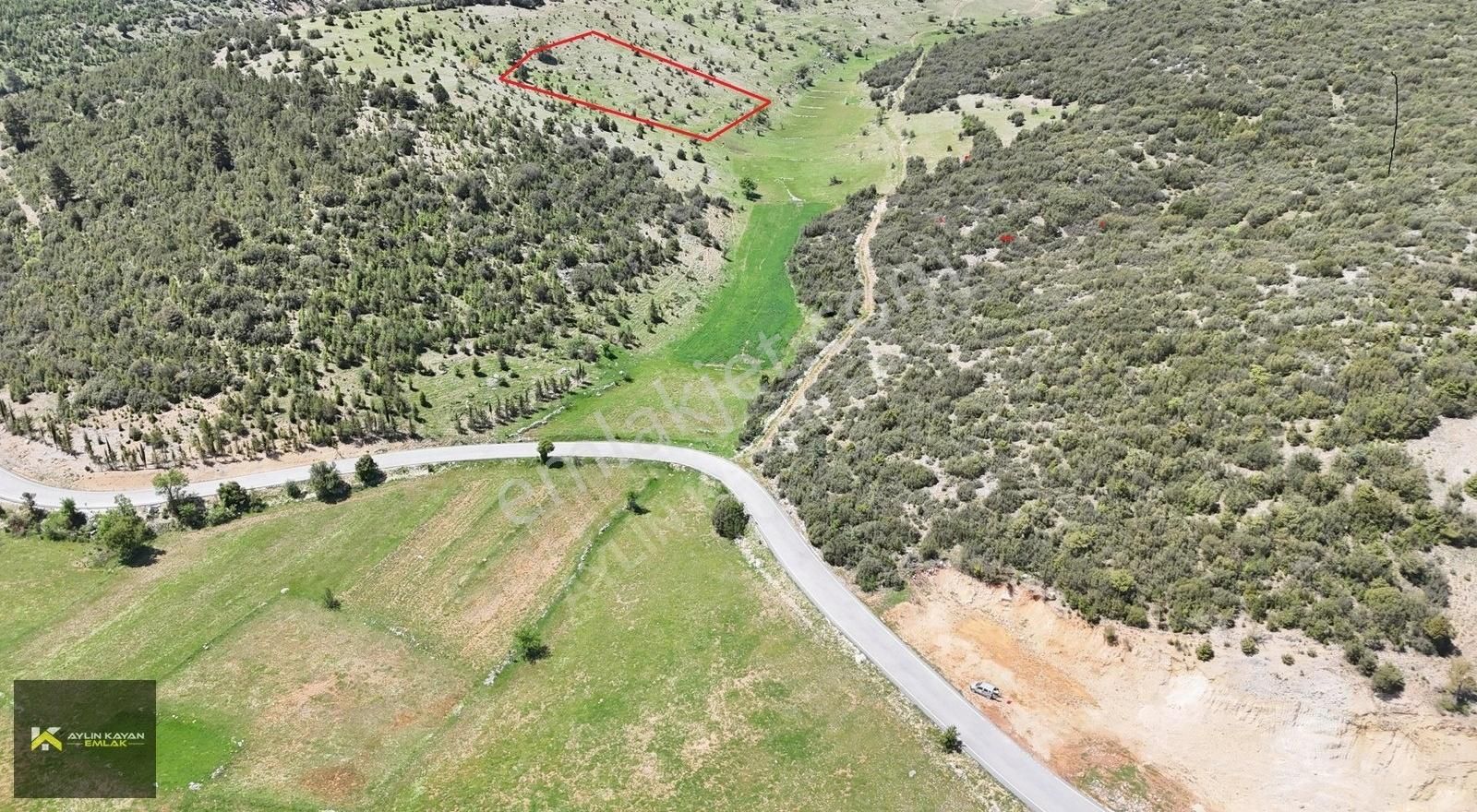 Bucak Taşyayla'da 4 Dönüm Takasa Açık Satılık Tarla