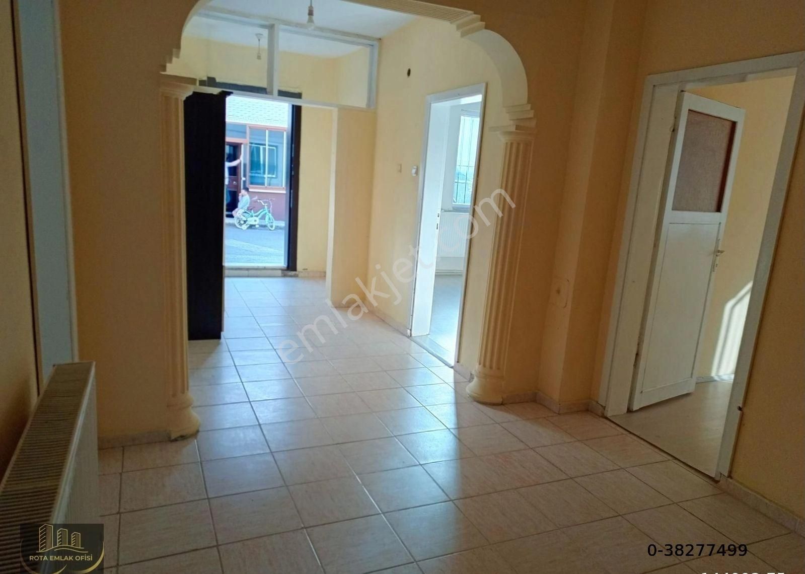 Hürriyet Mh. Kiralık 5+1 Müstakil Ev Merkezi Konumda