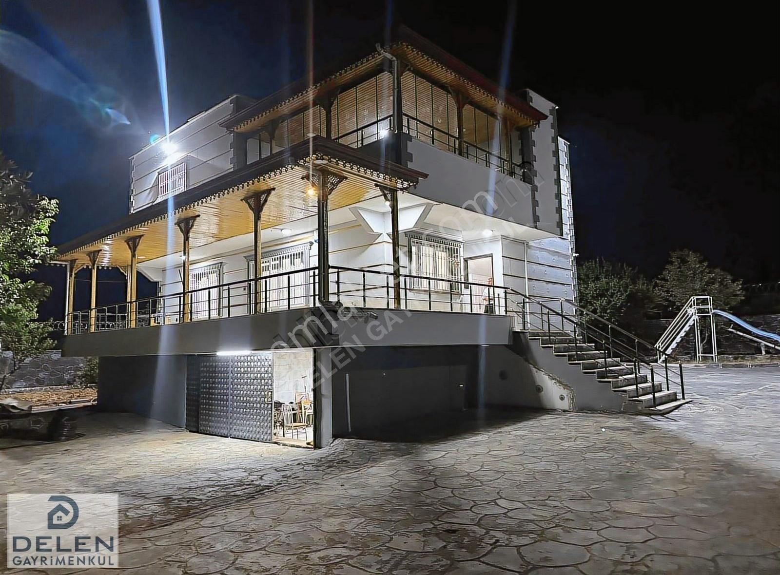 Delen Gayrimenkul'den Havaalanı Yolunda Ultralüks Bağ Evi
