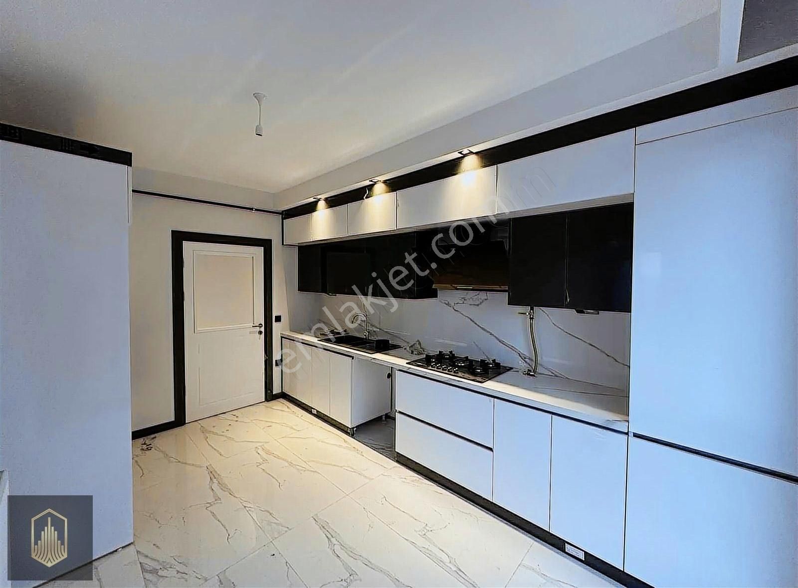 Toprak Gayrimenkul'den Cumhuriyet Kiralık 140m2 4+1 Lüks Daire
