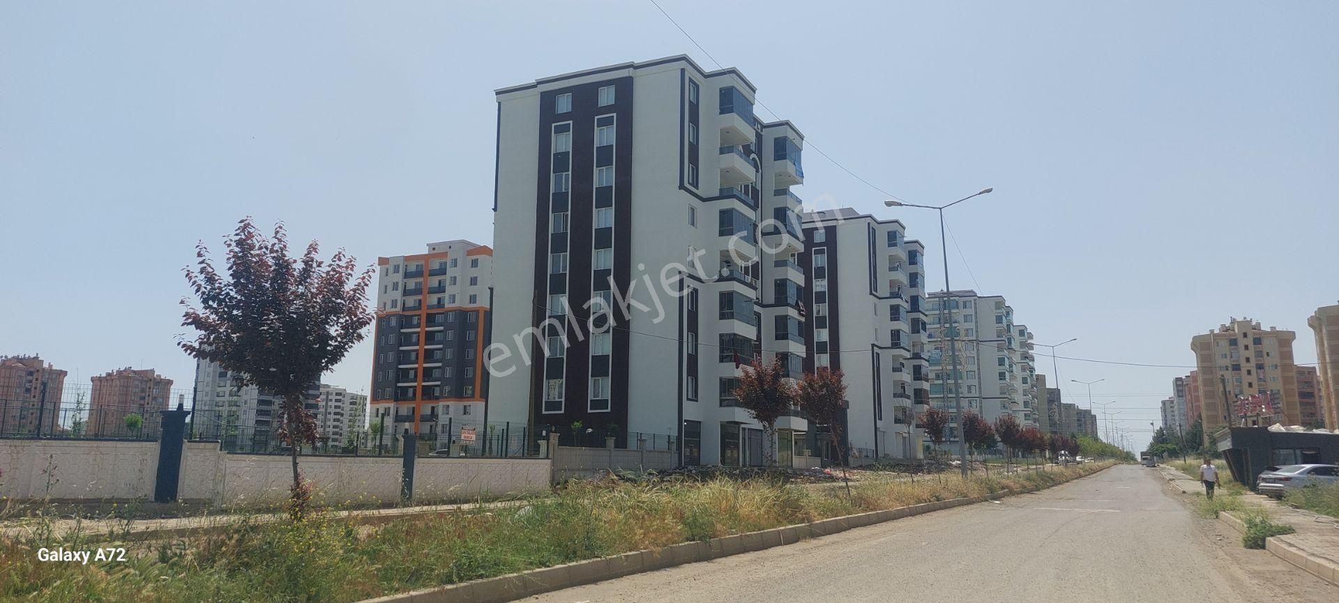 Üçkuyular Kaya Gold-neva Park'ta Satılık 2+1 Son Kat