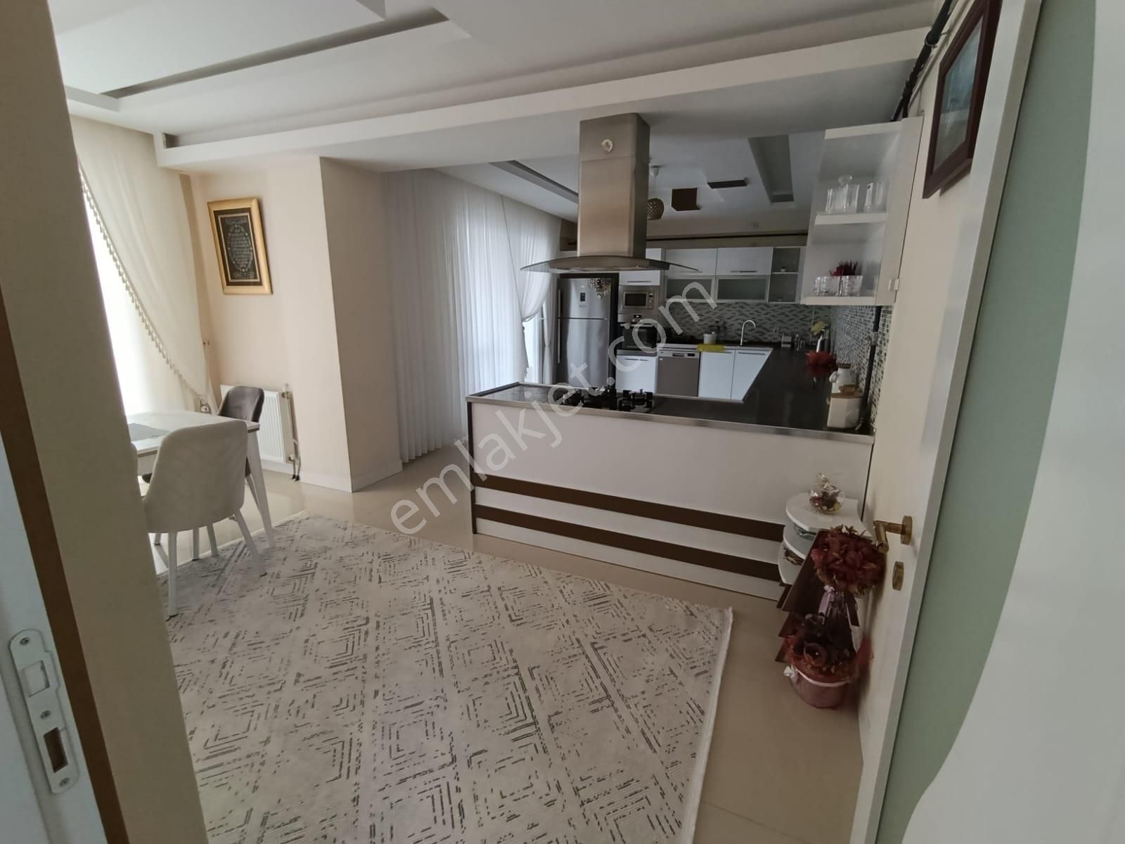 Stadyum Civarında Havuzlu Lüx 4.5.+1 Daire