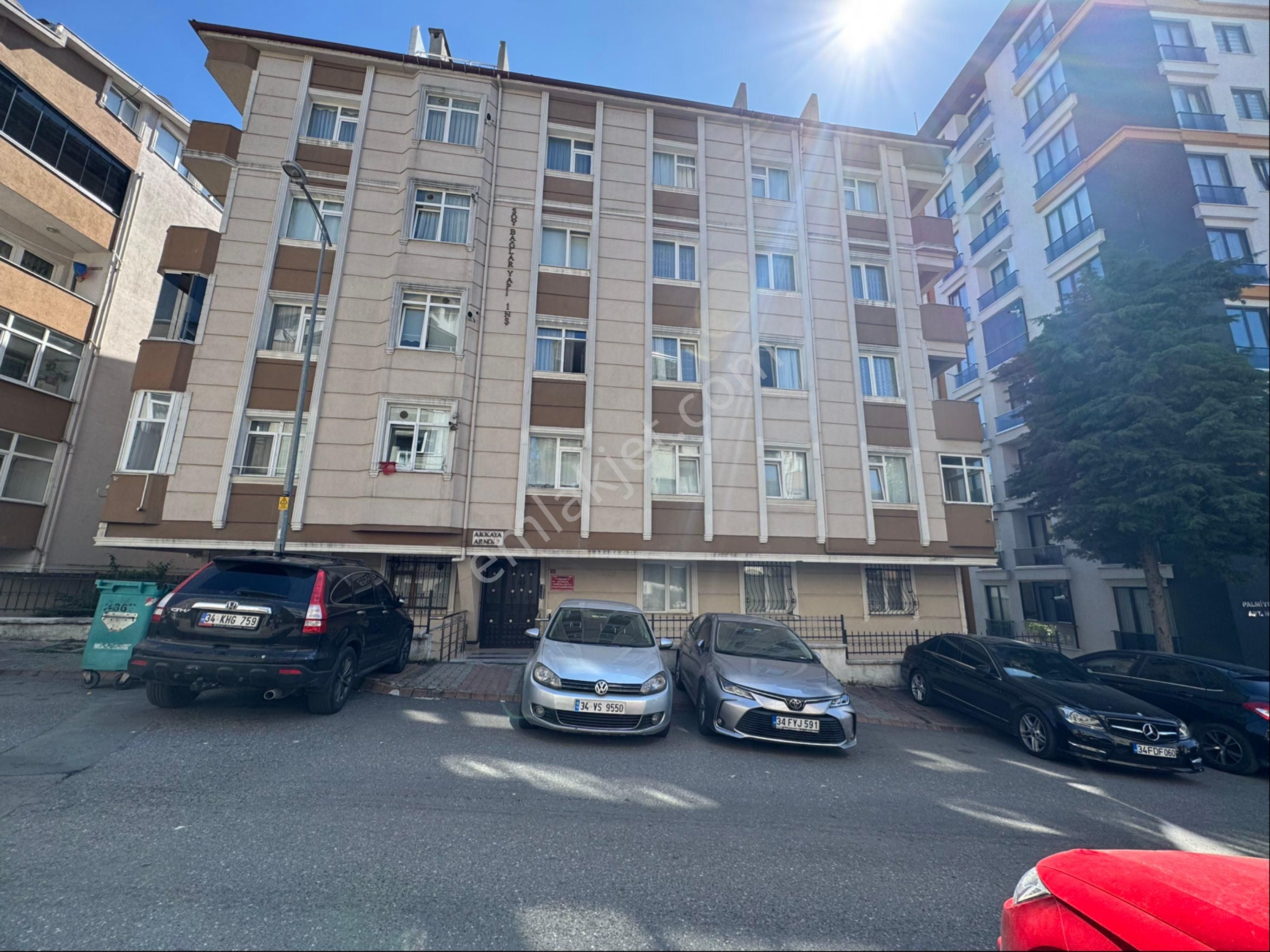 Ümraniye İstiklal Mah 3+1 Satılık Daire