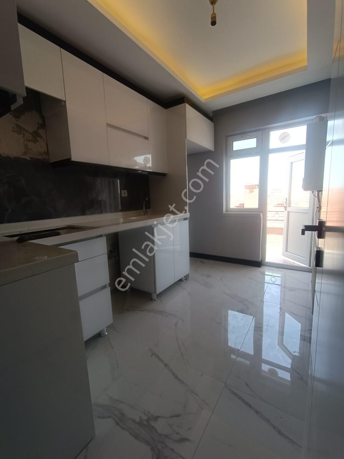 Mç Emlak'tan Mareşal Çakmak Mah'de 3+1 Lüxs Satılık Daire - Görsel 3